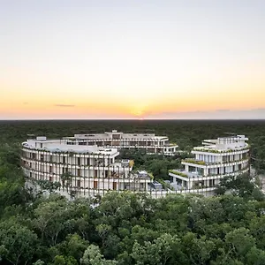 mistiq-temple-luxury-apartments.tulum-hotels.net/
