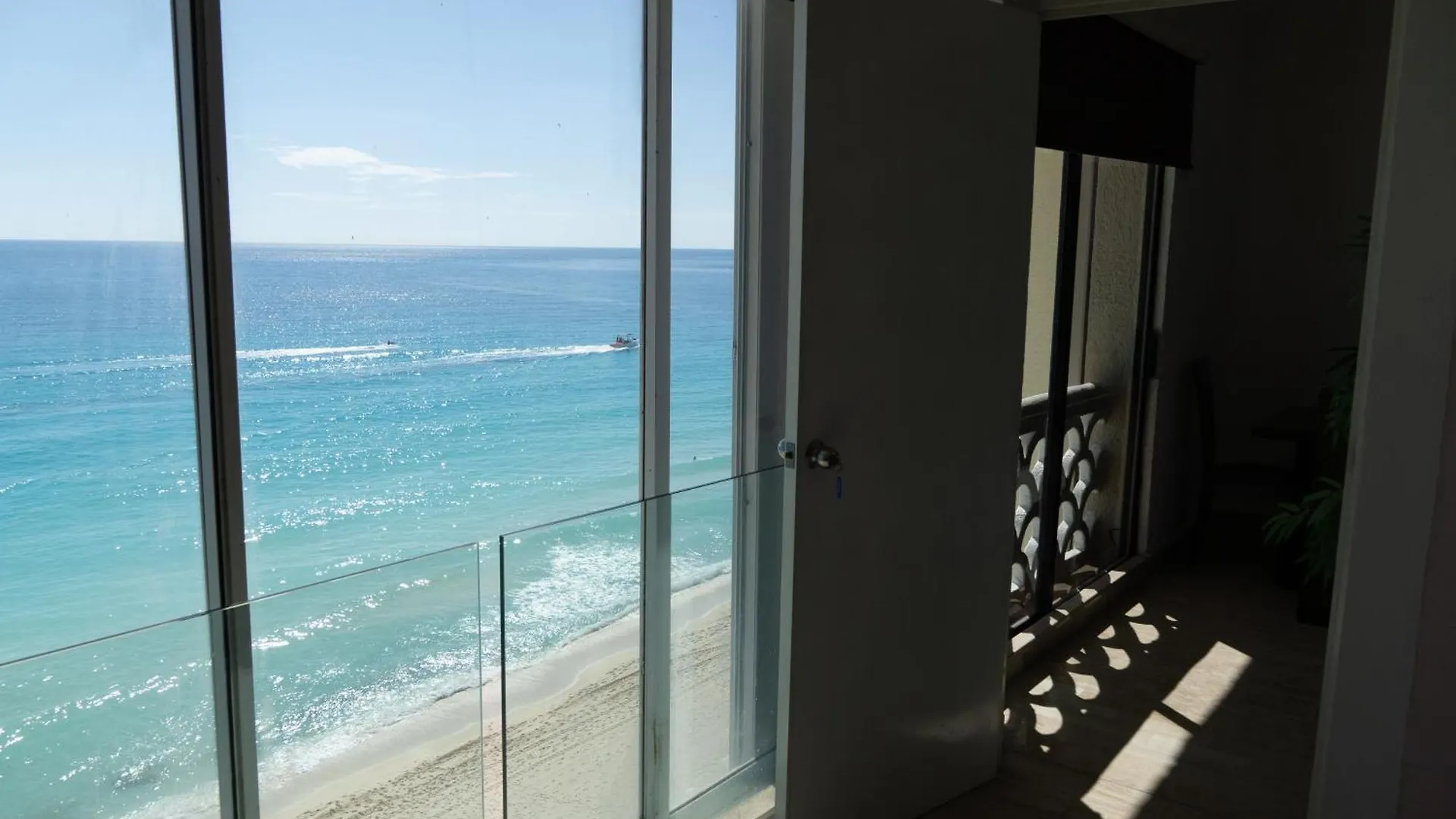 Cancun Plaza Sea View Apartment