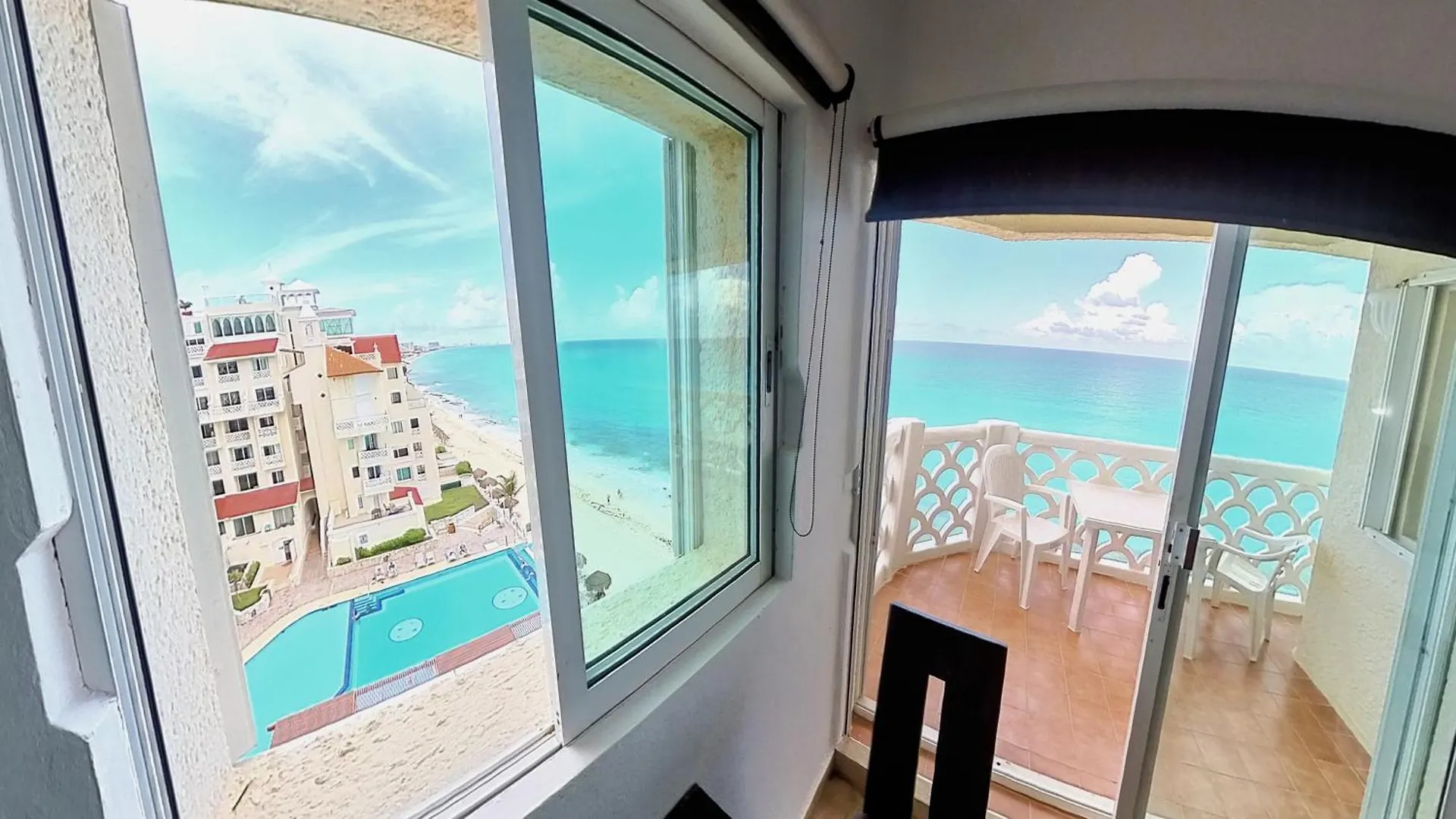 Cancun Plaza Sea View 0*,