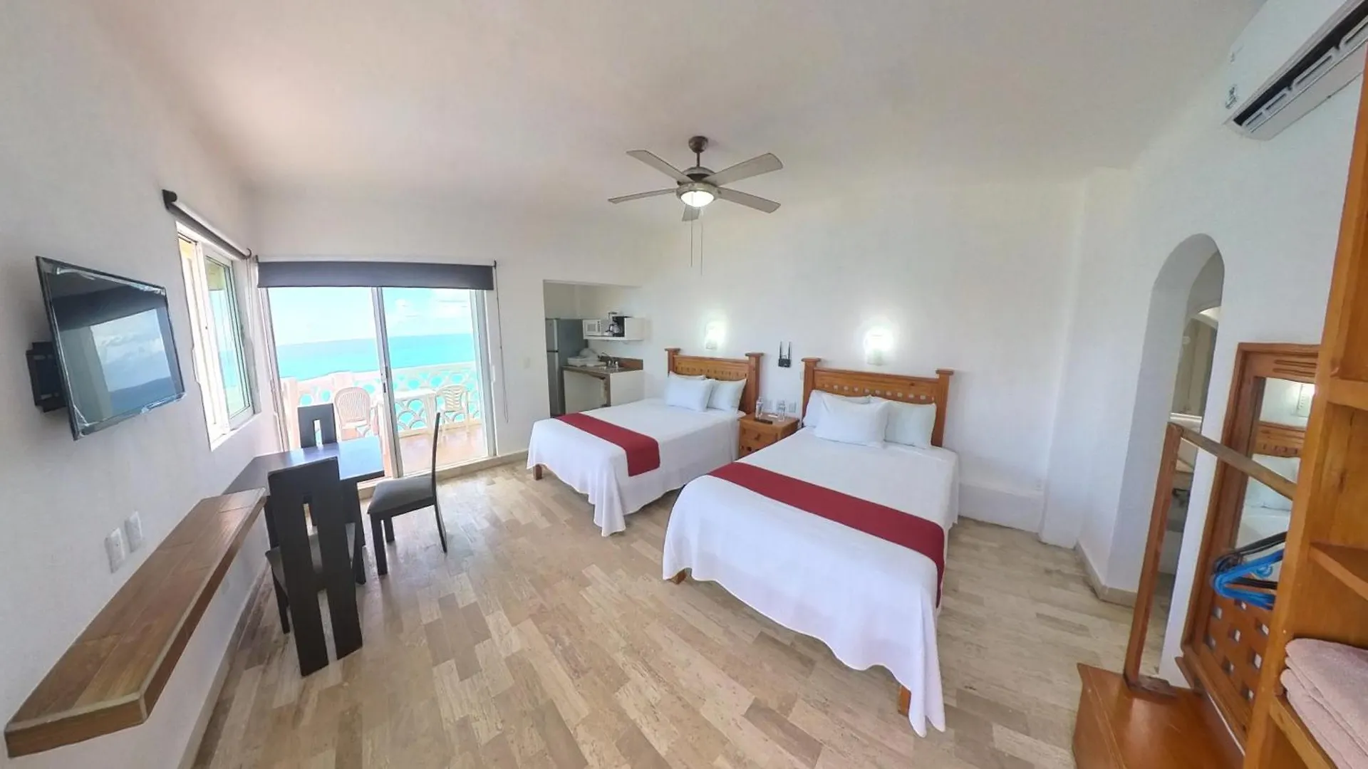 Cancun Plaza Sea View Apartment